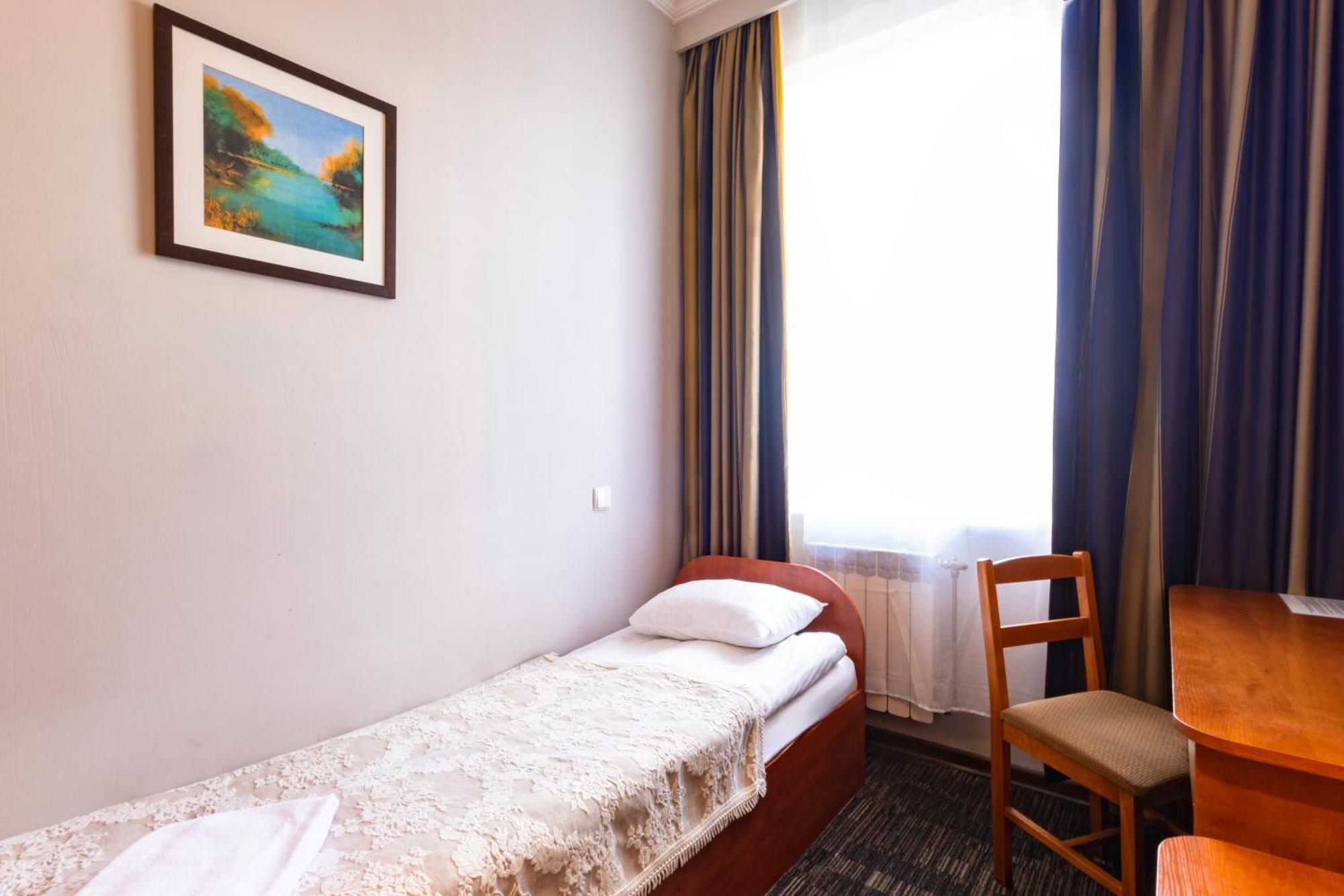 Noclegi Stadion Bed & Breakfast Warschau Buitenkant foto