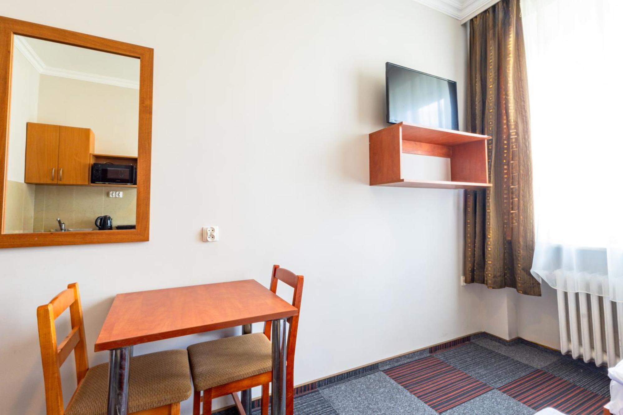 Noclegi Stadion Bed & Breakfast Warschau Buitenkant foto