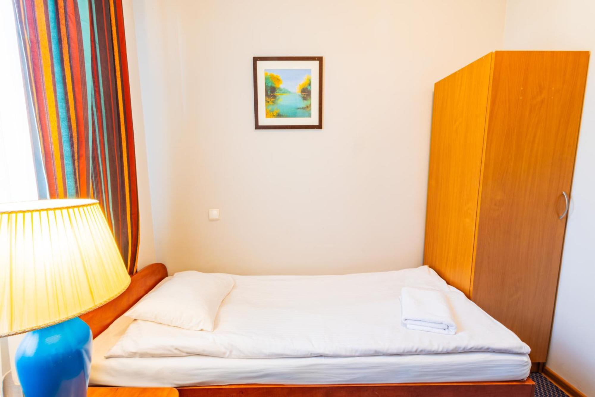Noclegi Stadion Bed & Breakfast Warschau Buitenkant foto